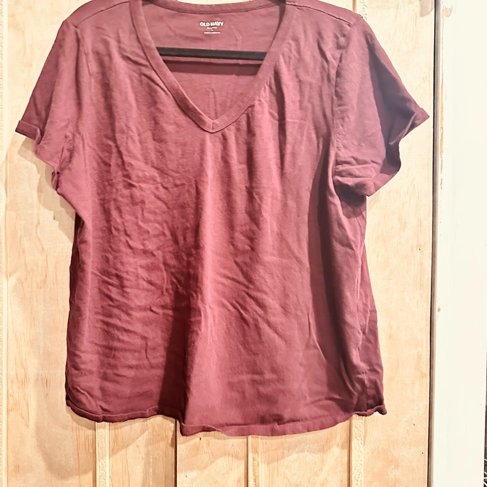 Old Navy Burgundy V Neck Tee Size L Soft Everyday Basic T Shirt